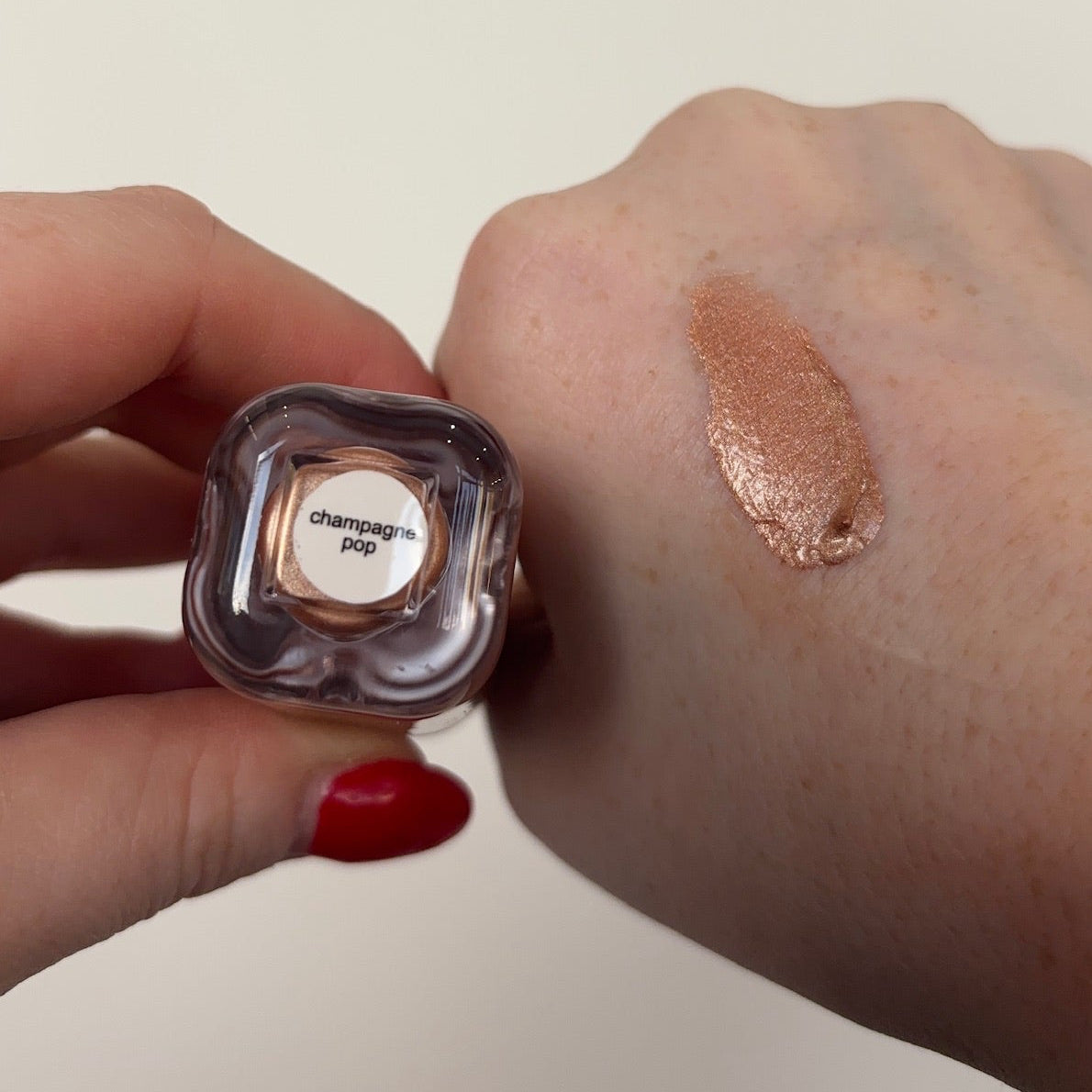 Glow Boms Luxury Liquid Highlighter